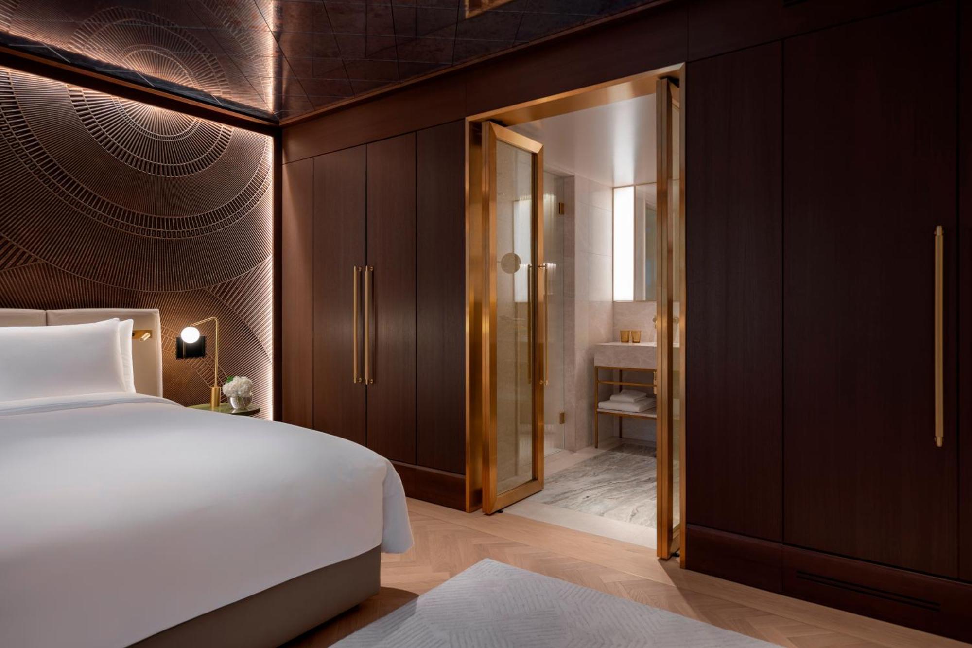 Almanac Palais Vienna Otel Dış mekan fotoğraf A bedroom at The London Edition